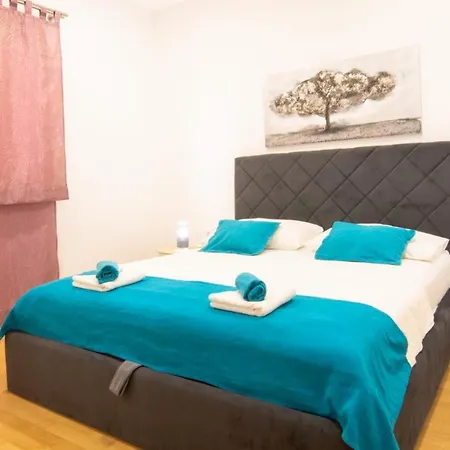 Cvita Free Parking Apartment Makarska